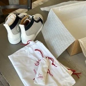 Christian Louboutin | Shoes | Christian Louboutin Louis  display picture 3